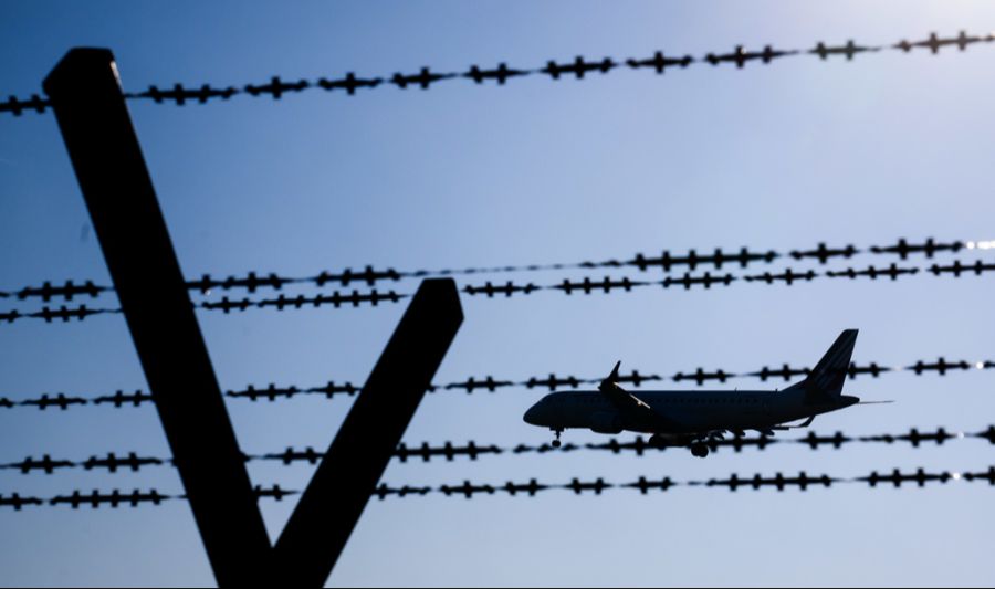 Der mittlerweile 37-jährige Terror-Helfer verlangt nun von den Behörden eine Zahlung von 144'000 Euro, damit er das Land freiwillig verlässt.