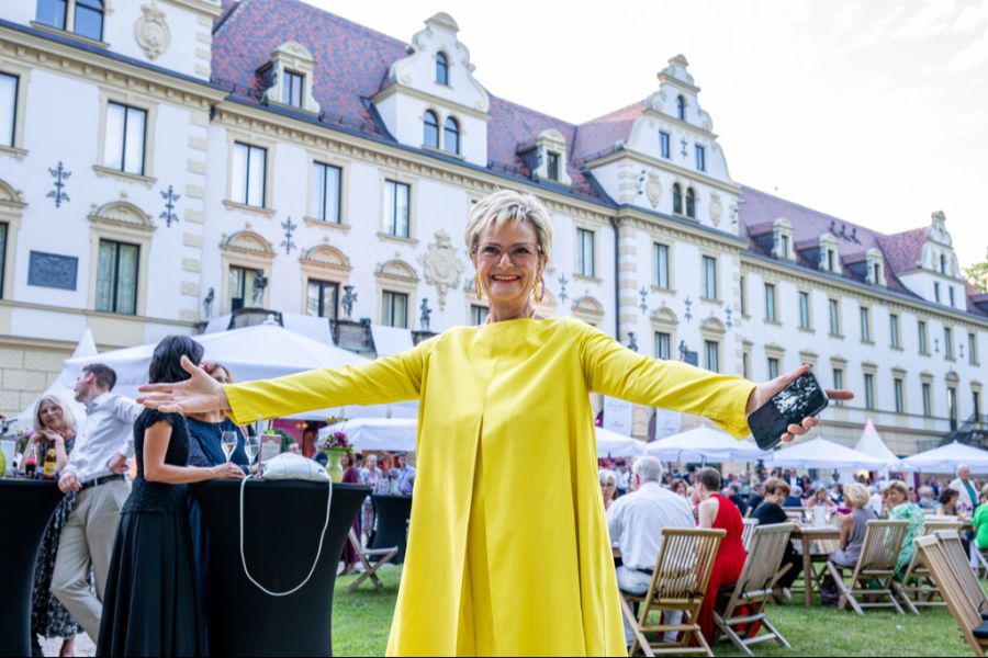 Gloria Fürstin von Thurn und Taxis hat für die diesjährigen Schlossfestspiele einen Auftritt von Schlagerstar Vicky Leandros organisiert. (Archivbild)