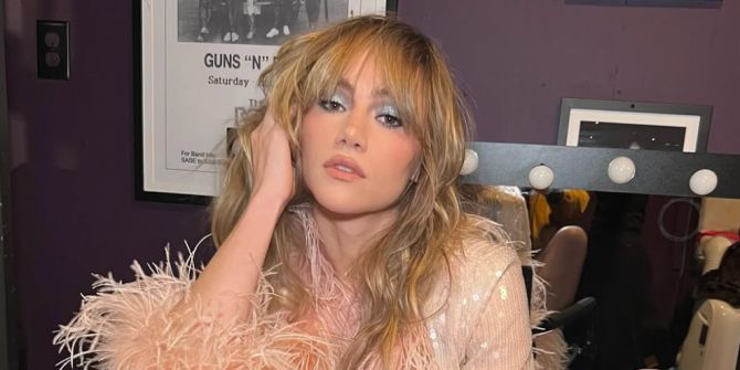 suki waterhouse enge