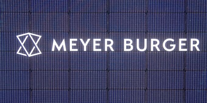 Die Schweizer Börse hat den Handel mit der Meyer Burger-Aktie wegen verschobener Geschäftsberichte ausgesetzt. (Archivbild) Meyer Burger-Aktie