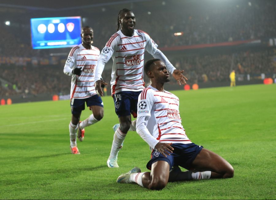 Edimilson Fernandes YB