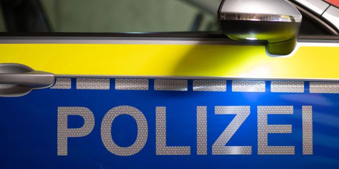 Die Polizei muss in den eigenen Reihen wegen Waffenmissbrauchs ermitteln. (Symbolbild) Die Polizei muss in den eigenen Reihen wegen Waffenmissbrauchs ermitteln. (Symbolbild)