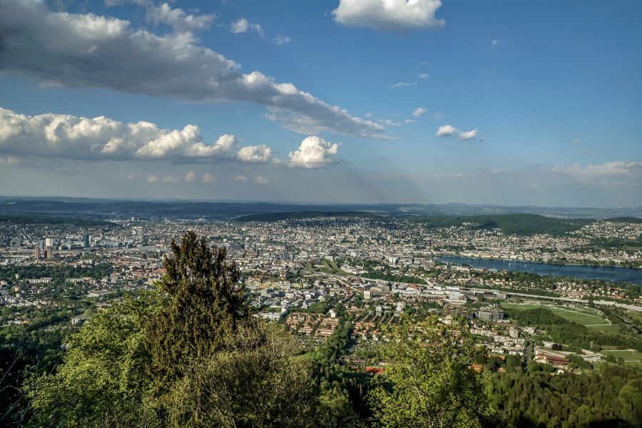 Solche Ortsbezeichnungen können – und sollen möglicherweise – Interessenten fehlleiten, die in der Stadt Zürich nach einer Wohnung suchen.