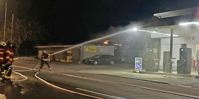 Lommis TG - Brand auf Vordach