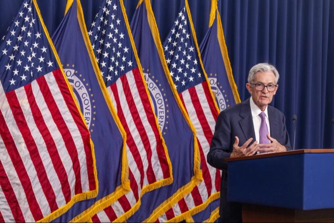 Fed-Chef Jerome Powell erklärt die Senkung des Leitzinses. Fed Chef Powell