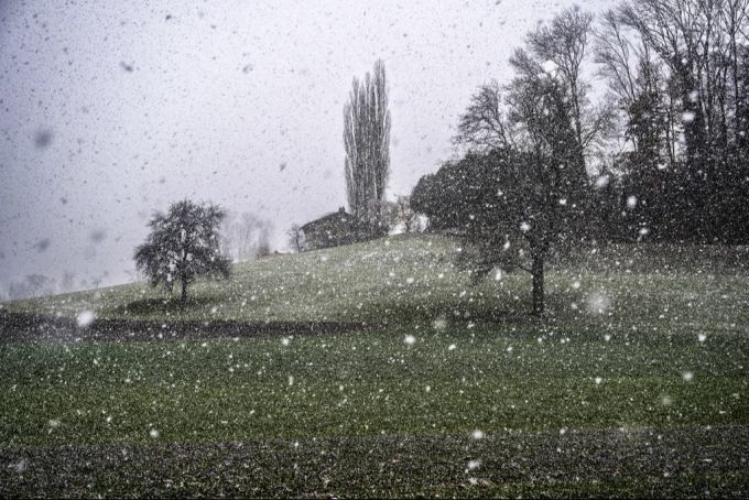 Die Schneefallgrenze geht diese Woche auf und ab. Flachland Schnee Wetter