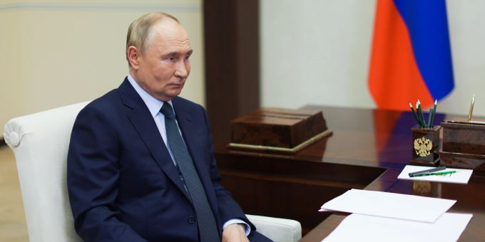 Russland stoppt die Gaslieferungen nach Österreich. Russian President Vladimir Putin meets with Russian state space agency Roscosmos Director General Yury Borisov