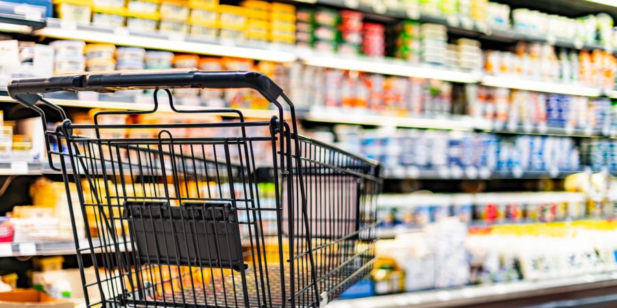 Einkaufswagen in einem Supermarkt