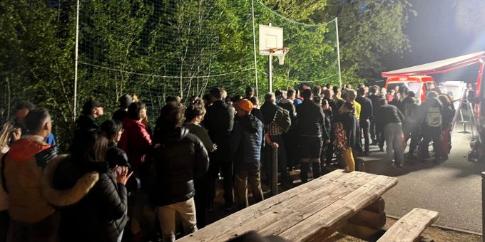 Laut der Kantonspolizei Wallis beteiligten sich rund 200 Freiwillige an der Suche nach dem Mädchen in Ravoire (VS). Ravoire (VS)