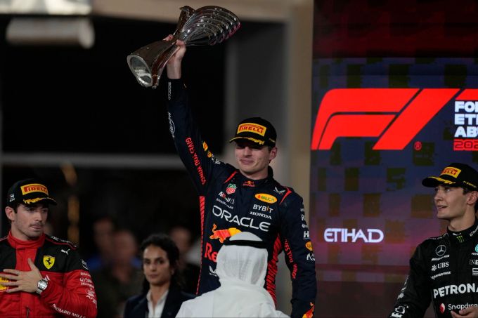 Die Rekord-Saison von Max Verstappen wird teuer für den Holländer. Max Verstappen Red Bull