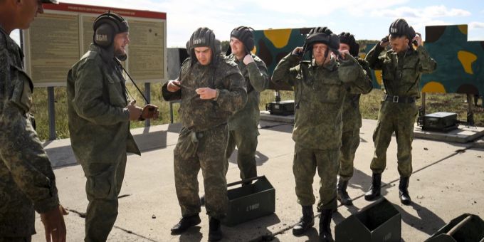 Ukraine-Krieg: Russische Rekruten bereiten sich im Oktober 2022 auf ein Training vor. Ukraine Krieg