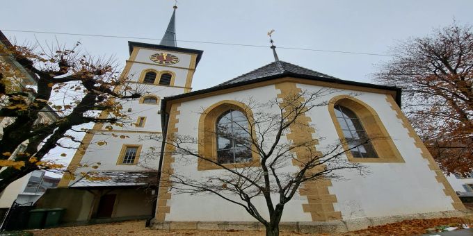 Die Kirche in Nidau soll ans neue Fernwärmenetz angeschlossen werden.
