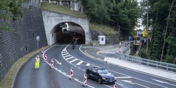 Tunnel Einfahrt