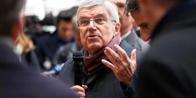 Olympia 2024 - IOC-Boss Bach verteidigt Zulassung russischer Athleten