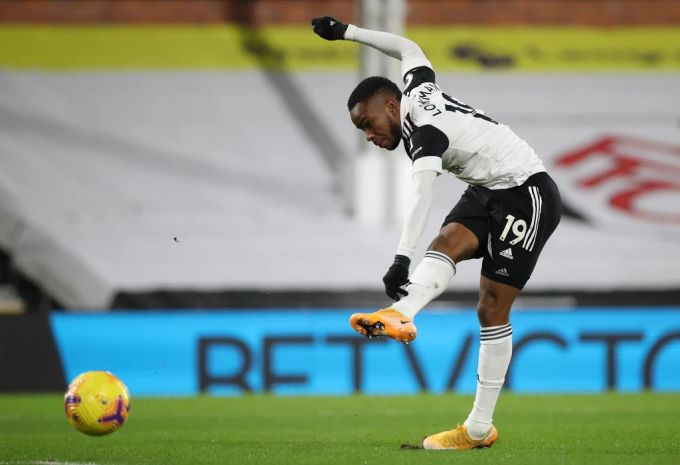 Fulham spielt traditionell in schwarz-weissen Trikots. Premier League