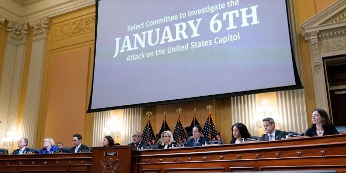 Anhänger des damaligen US-Präsidenten Trump hatten am 6. Januar 2021 gewaltsam den Parlamentssitz in Washington gestürmt. Kapitolausschuss