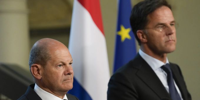 Olaf Scholz und Mark Rutte an einer gemeinsamen Pressekonferenz. Netherlands Germany Scholz