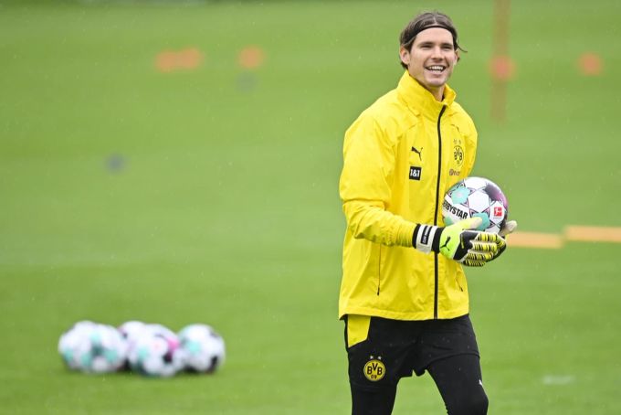 Torwart Marwin Hitz im Trainingslager des deutschen Fussball Bundesligisten BVB Borussia Dortmund, aufgenommen am Freitag, 14. August 2020, in Bad Ragaz. Er wird den Platz von Heinz Lindner beim FC Basel übernehmen. Heinz Lindner