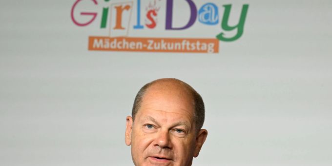 Bundeskanzler Olaf Scholz (SPD) hält eine Rede zur Eröffnung des diesjährigen Girls' Day. Bundeskanzler Olaf Scholz (SPD) hält eine Rede zur Eröffnung des diesjährigen Girls' Day.