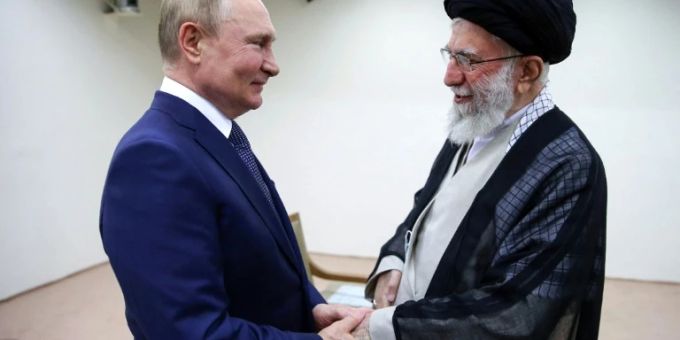 Ayatollah Ali Chamenei und Wladimir Putin Ayatollah Ali Chamenei und Wladimir Putin