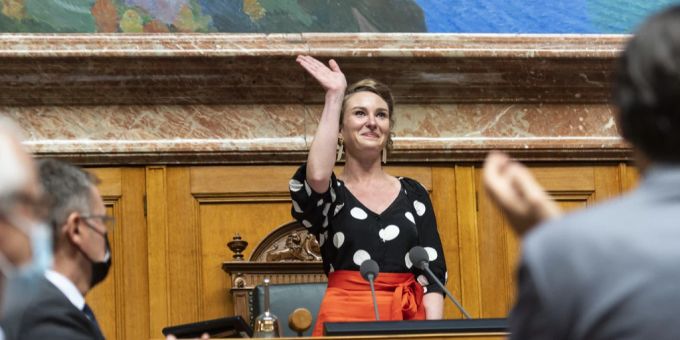 Irène Kälin nach ihrer Wahl zur Nationalratspräsidentin am 29. November 2021. irène kälin