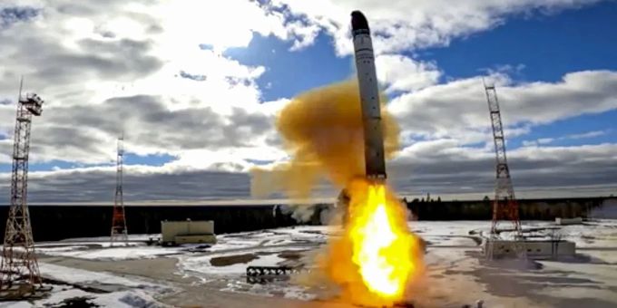 Eine russische Rakete vom Typ Sarmat. Kaliningrad Atomangriff