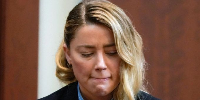 Amber Heard bei ihrer Aussage im Rechtsstreit mit Ex-Mann Johnny Depp. Amber Heard bei ihrer Aussage im Rechtsstreit mit Ex-Mann Johnny Depp.