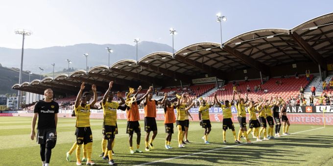 Die Spieler von YB feiern nach ihrem Sieg gegen den FC Sion. yb sion