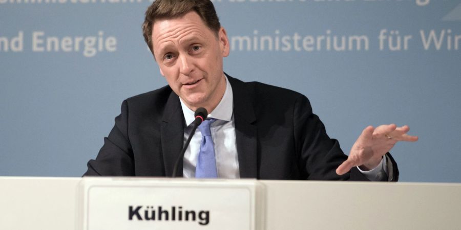 Der Vorsitzende der Monopolkommission, Jürgen Kühling, hält ein schärferes Wettbewerbsrecht für richtig.