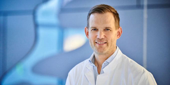 Der Bonner Virologe Professor Hendrik Streeck warnt vor Public Viewings bei der WM. Der Bonner Virologe Professor Hendrik Streeck warnt vor Public Viewings bei der WM.