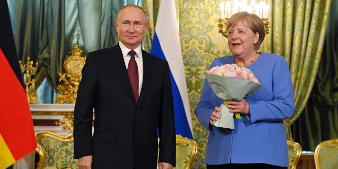 Wladimir Putin und Angela Merkel im August 2021. Wladimir Putin Angela Merkel