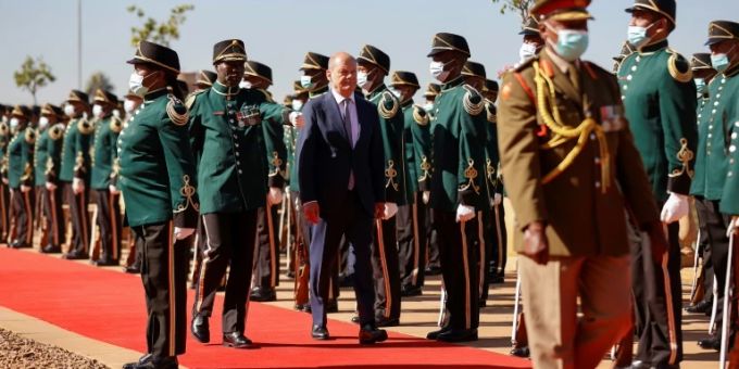 Scholz während Besuchs in Südafrika Scholz während Besuchs in Südafrika