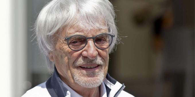 Der frühere Formel-1-Chef das Fehlen von Vater Michael an der Seite des Rennfahrers. Der frühere Formel-1-Chef das Fehlen von Vater Michael an der Seite des Rennfahrers.