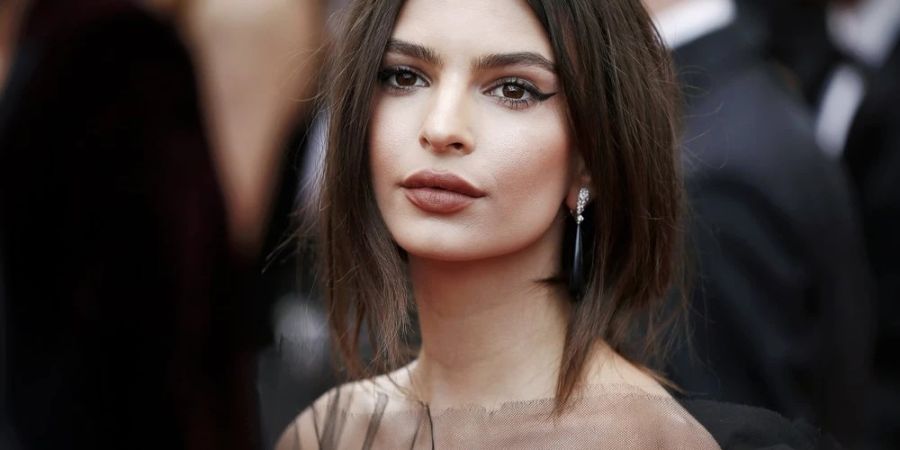 Emily Ratajkowski