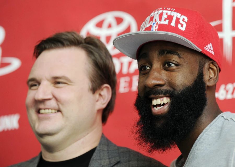 Die NBA stutzte 2019 den Manager der Houston Rockets, Daryl Morey (links) wegen eines Tweets zurecht, in dem er sich für die Demokratiebewegung in Hongkong aussprach.