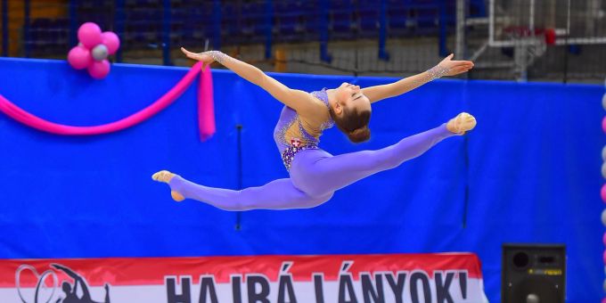 Sophia Carlotta Chiariello schwebte beim «Gracia Cup 2023» in Budapest förmlich über den Teppich. Rhythmische Gymnastik