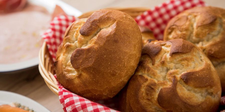 Die Öko-Tester fanden in ihrem Test drei Viertel aller Aufbackbrötchen zum Reinbeissen.