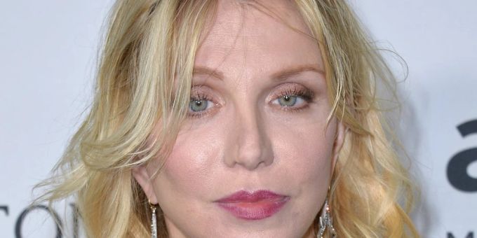 Courtney Love hat scharfe Kritik an der Rock and Roll Hall of Fame geübt. Courtney Love hat scharfe Kritik an der Rock and Roll Hall of Fame geübt.