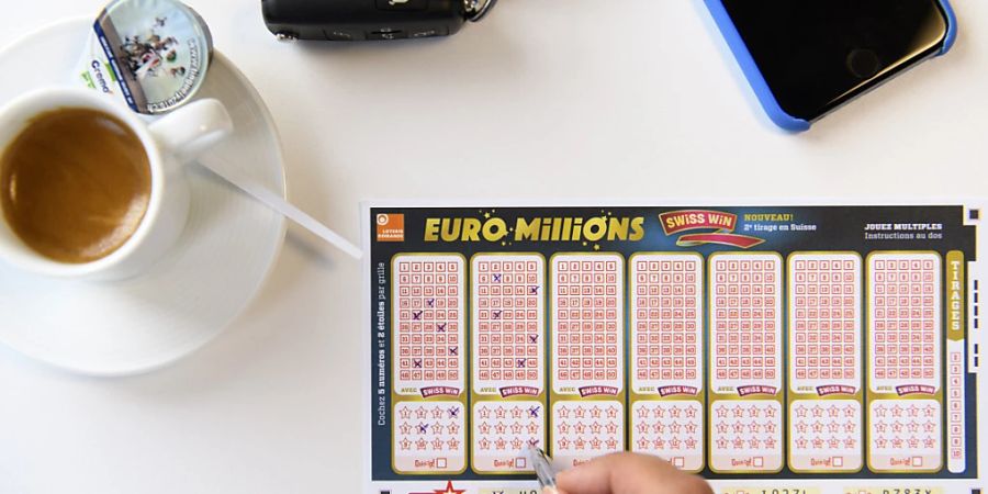 Die vier neuen Lotto-Millionäre oder Lotto-Millionärinnen bleiben anonym. (Archivbild)