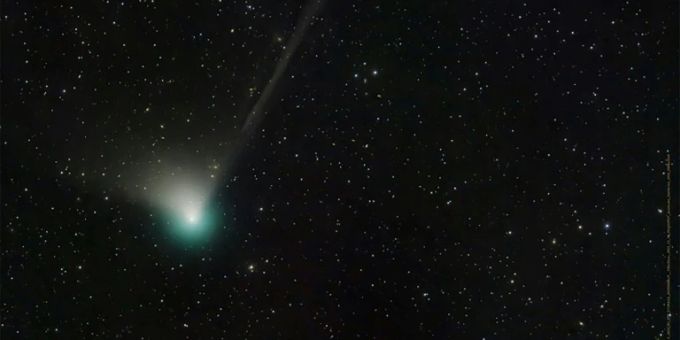 NASA-Aufnahme des Kometen C/2022 E3, oder auch grüner Komet genannt. neandertaler komet