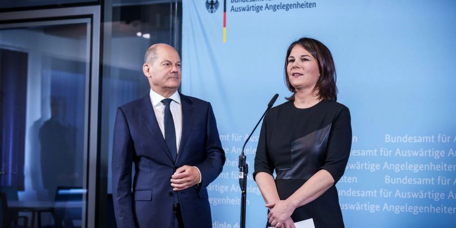«Soll ich jetzt von Liebe sprechen? Nein»: Bundeskanzler Olaf Scholz (l.) und Annalena Baerbock.