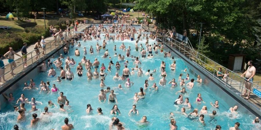 Szene in einem Freibad