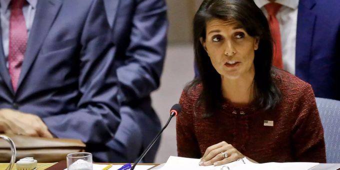 Die US-Botschafterin bei der UN Nikki Haley zeigt sich «unglaublich stolz» auf all jene Frauen, die sich in den vergangenen Folgen mit den Vorwürfen der sexuellen Übergriffe an die Öffentlichkeit gewagt haben. Die US-Botschafterin bei der UN Nikki Haley zeigt sich «unglaublich stolz» auf all jene Frauen, die sich in den vergangenen Folgen mit den Vorwürfen der sexuellen Übergriffe an die Öffentlichkeit gewagt haben.