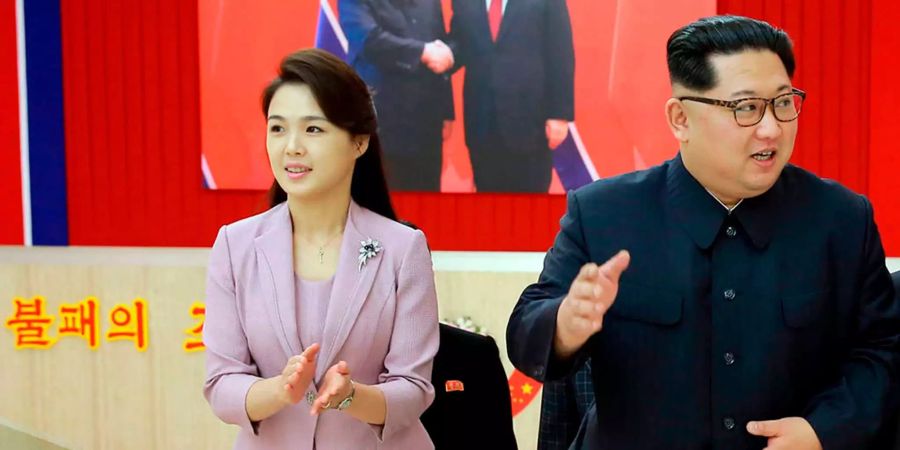 Ri Sol Ju an der Seite ihres Mannes Kim Jong Un.