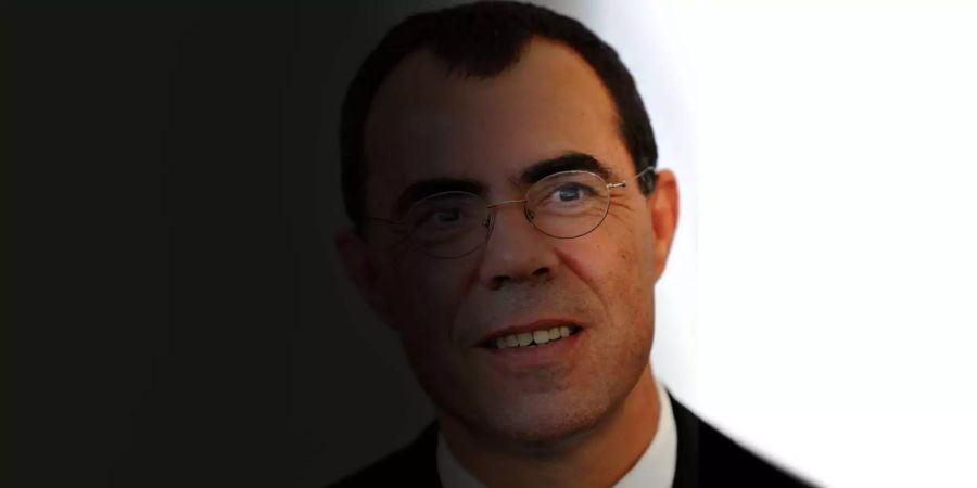 Der Neuenburger Untersuchungsrichter Pierre Cornu untersuchte Anfang der 90er Jahre Verbindungen der P-26 zu ausländischen Organisationen.