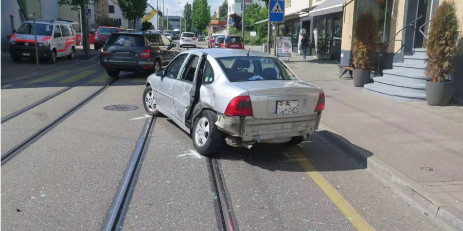 An den Fahrzeugen entstand grosser Sachschaden.