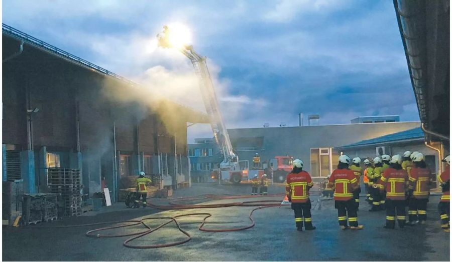 Einsatzübung der Feuerwehr Mosnang mit der Feuerwehr Bütschwil-Ganterschwil