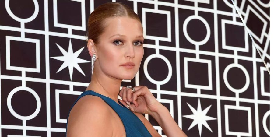 Toni Garrn durfte monatelang nicht sprechen.