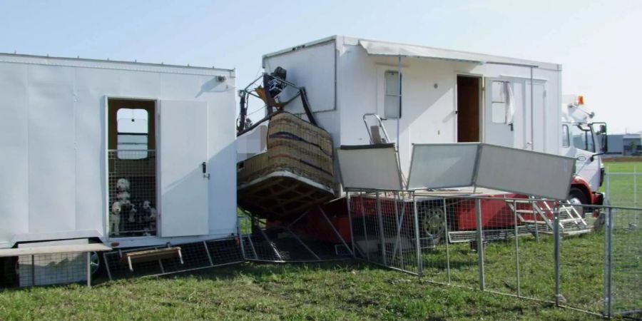 Ein Heissluftballon krachte in einen Lastwagen bei Heerbrugg SG.