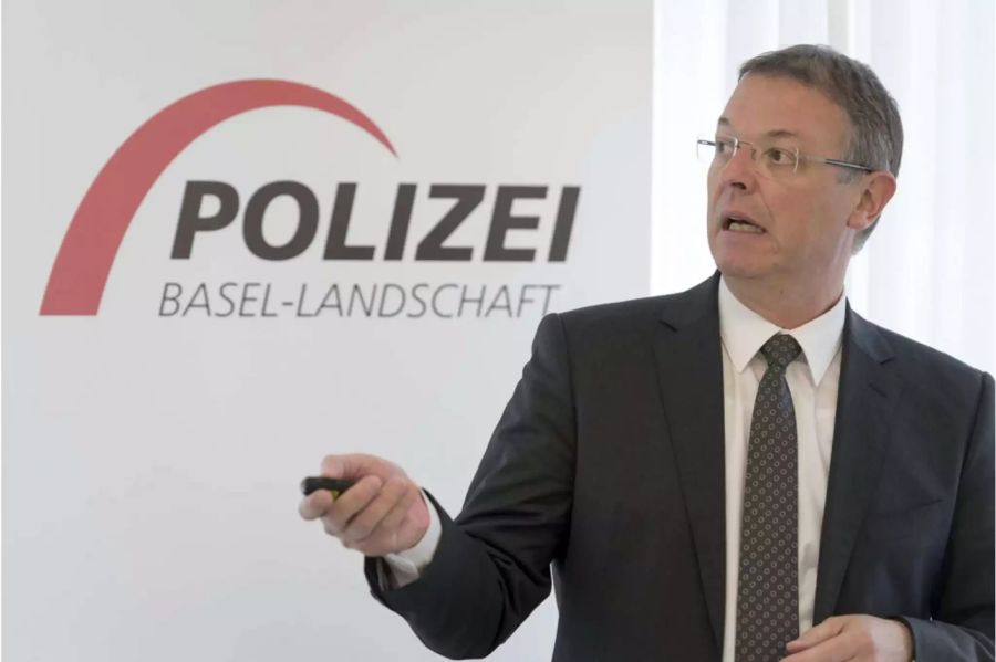 Mark Burkhard, Kommandant der Kapo Basel-Landschaft, an einer Pressekonferenz - Keystone